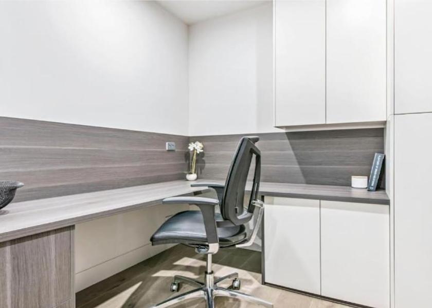 Victoria Melbourne Room