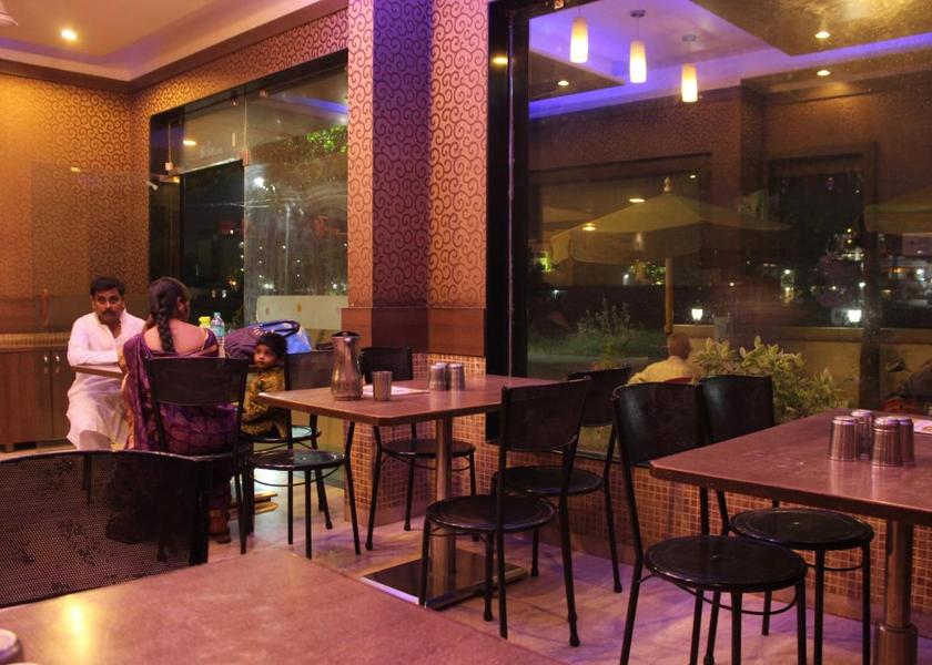 Maharashtra Shirdi Food & Dining
