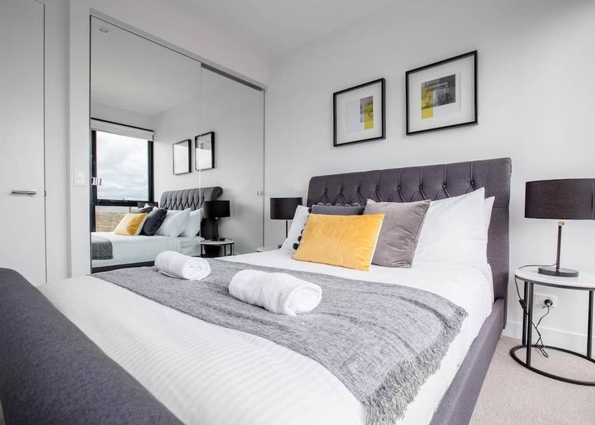 Victoria Melbourne Room