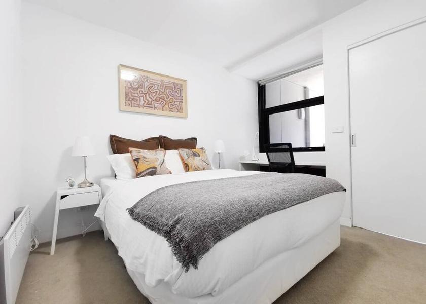Victoria Melbourne Room
