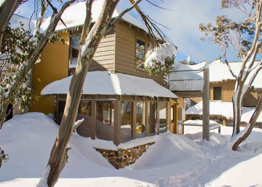 Victoria Hotham Heights Primary image