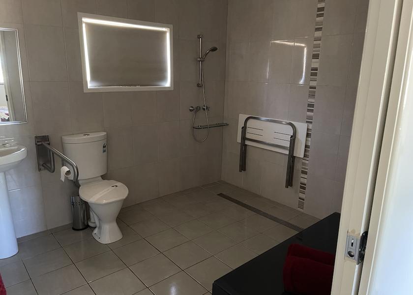 Queensland Barcaldine Bathroom