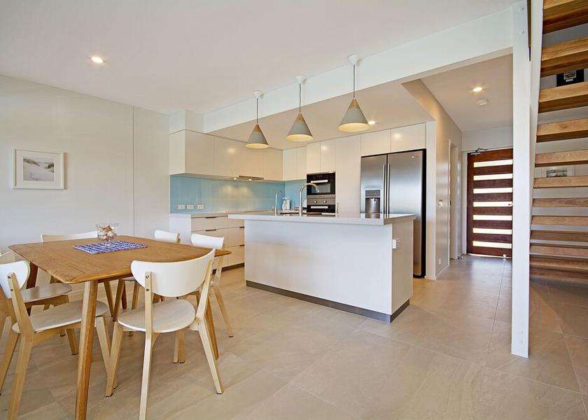 Queensland Noosaville In-Room Dining