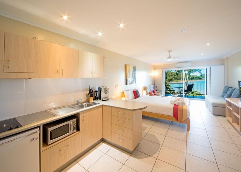 Queensland Shute Harbour Kitchenette