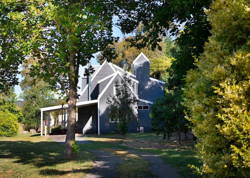 Victoria Glenlyon Facade