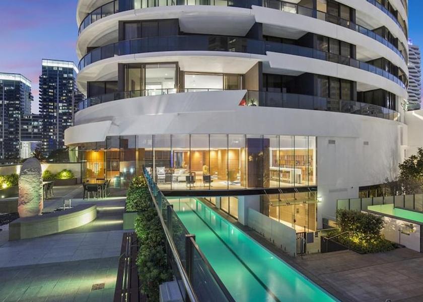 Queensland Broadbeach Property Grounds