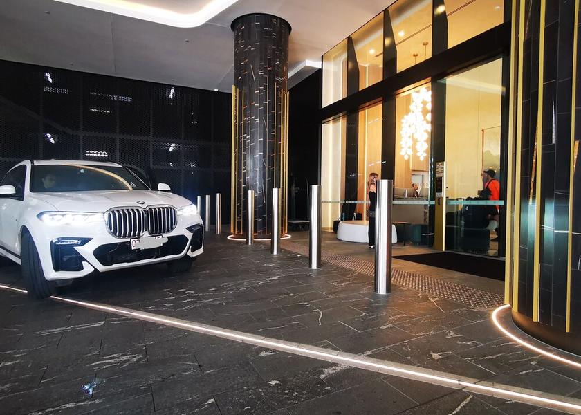 Queensland Broadbeach Facade