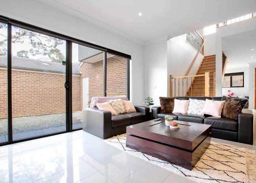 Victoria Melbourne Living Area