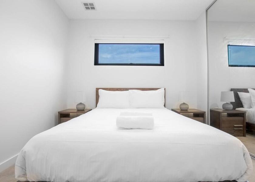 Victoria Melbourne Room