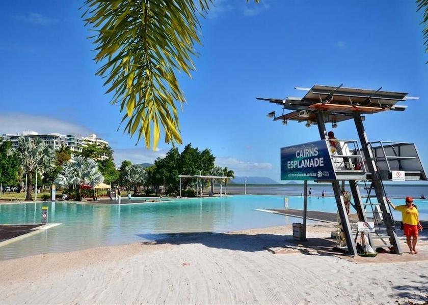 Queensland Cairns Beach