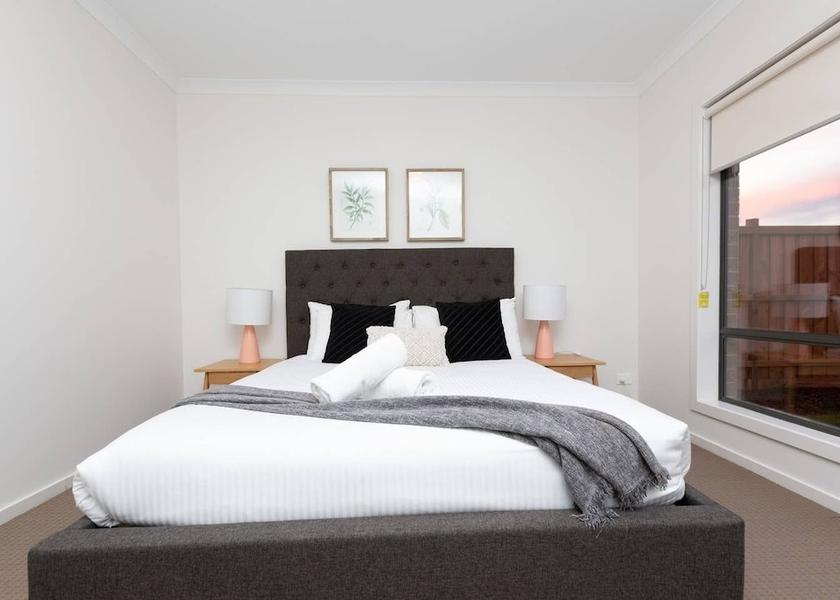 Victoria Melbourne Room