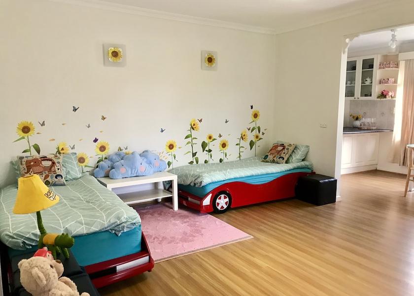 Victoria Melbourne Room