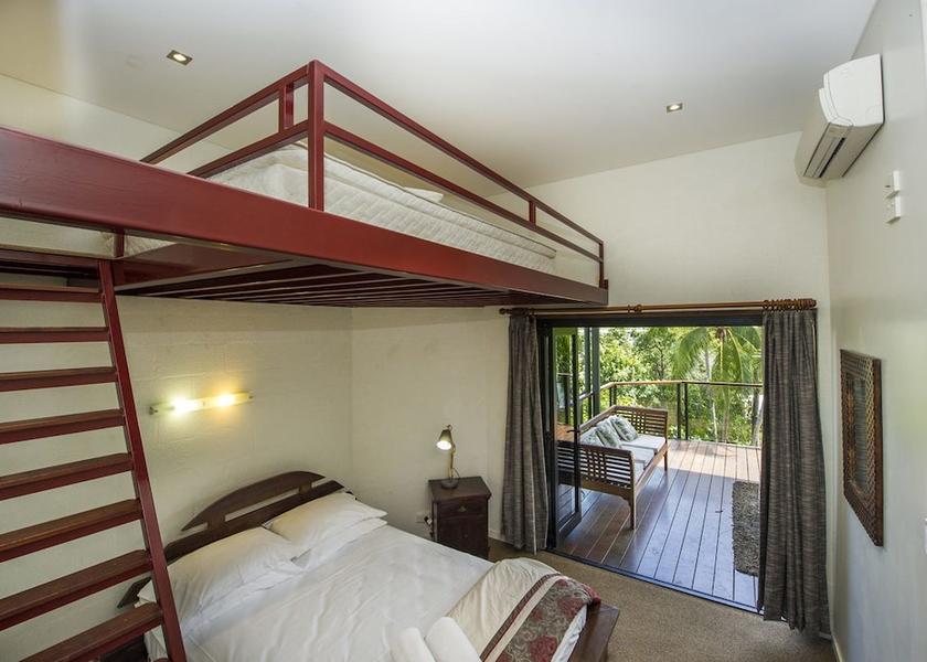 Townsville City Nelly Bay Room