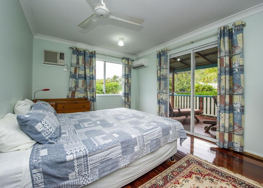 Townsville City Nelly Bay Room