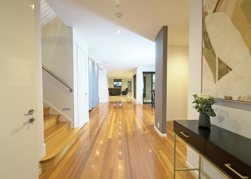 Victoria Melbourne Hallway