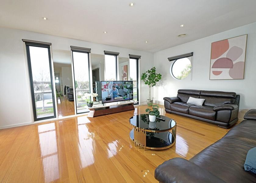 Victoria Melbourne Living Area
