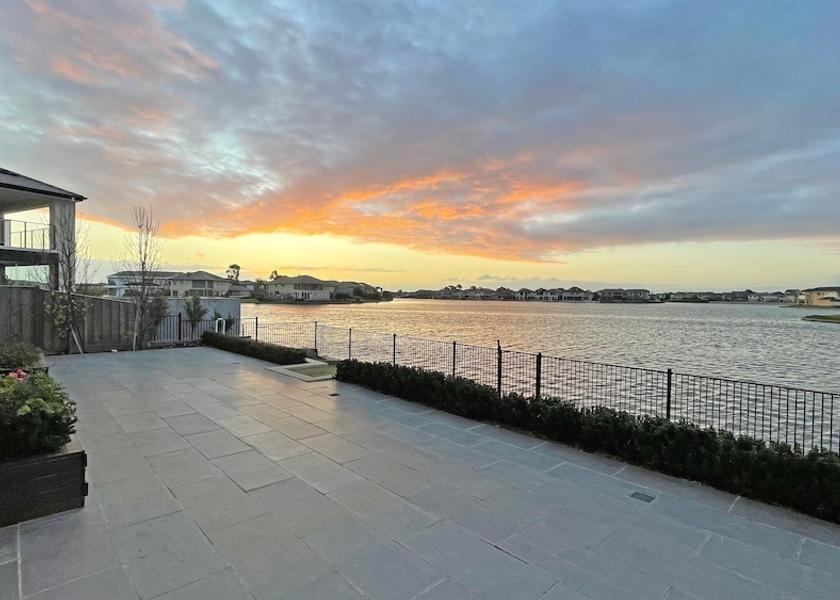 Victoria Melbourne Exterior Detail