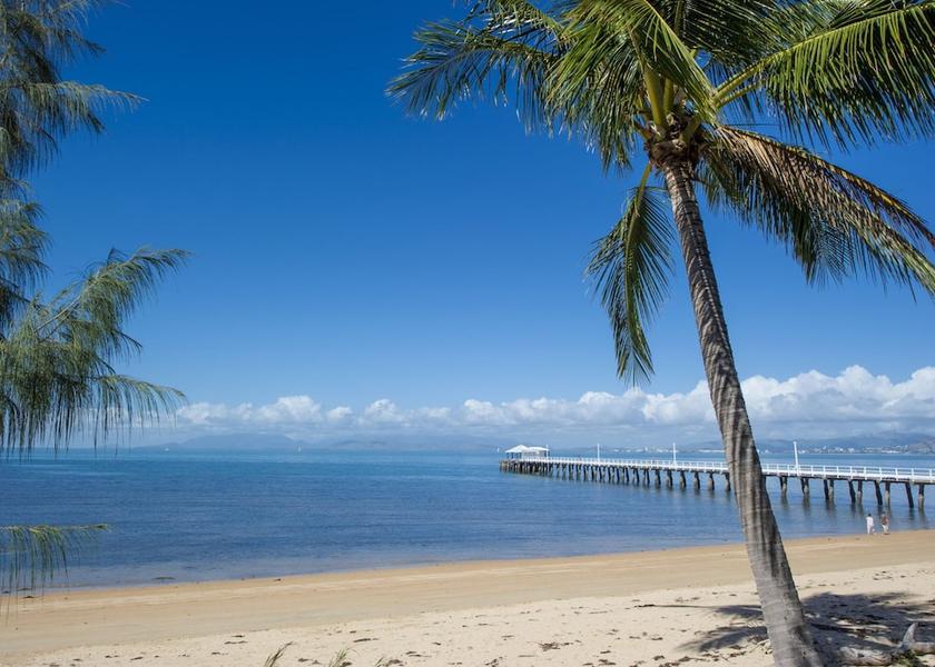 Queensland Picnic Bay Beach