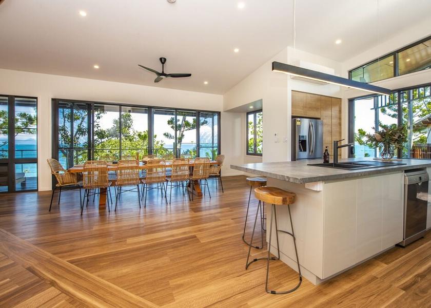 Townsville City Picnic Bay In-Room Dining