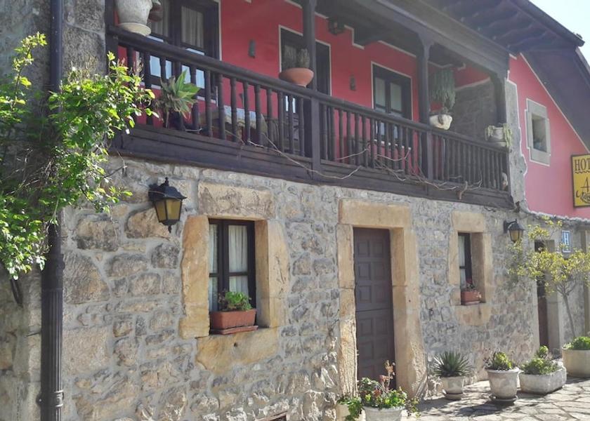 Asturias Onis Exterior Detail