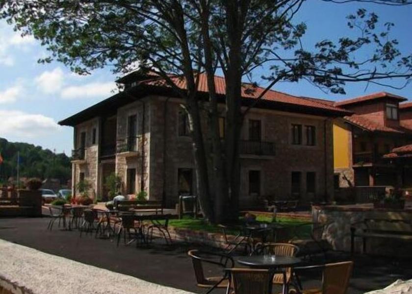 Asturias Onis Exterior Detail