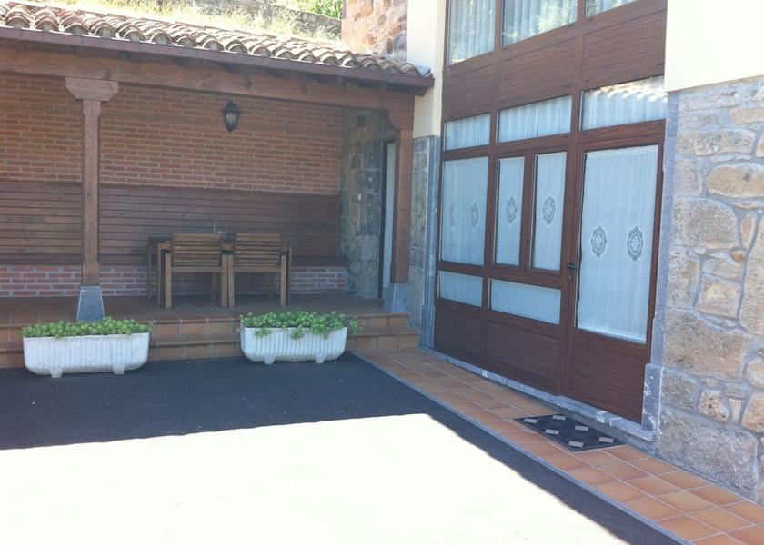Asturias Onis Exterior Detail