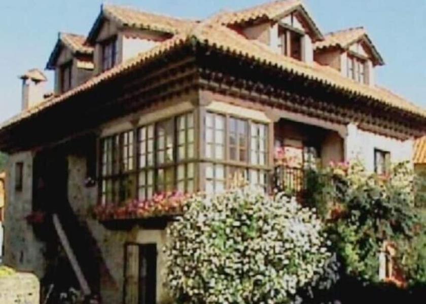 Cantabria Ruente Exterior Detail