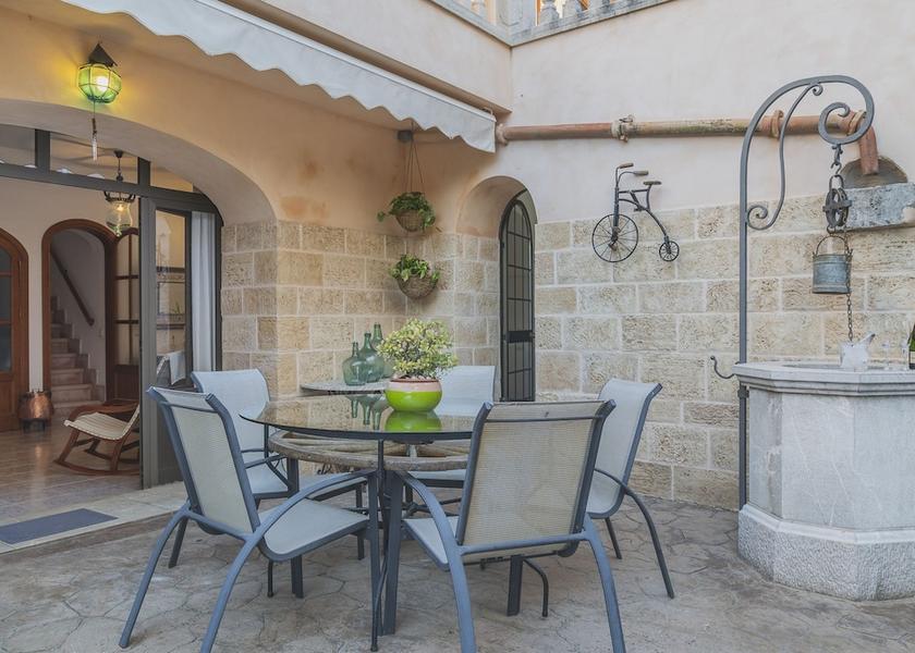 Raiguer Buger Terrace