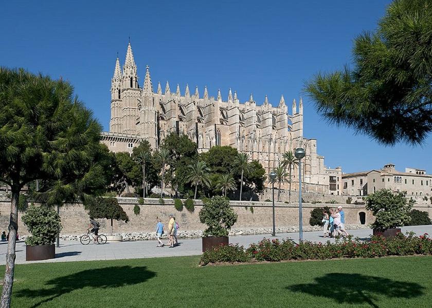 Raiguer Buger Exterior Detail