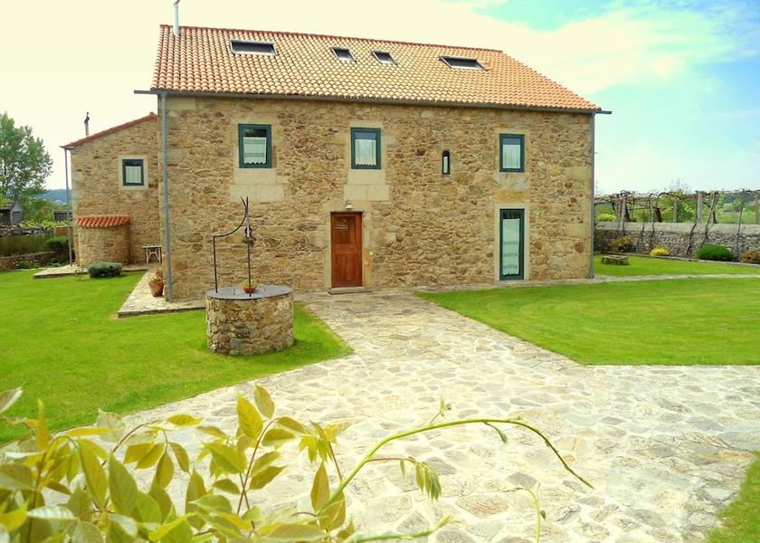 Galicia A Estrada Exterior Detail