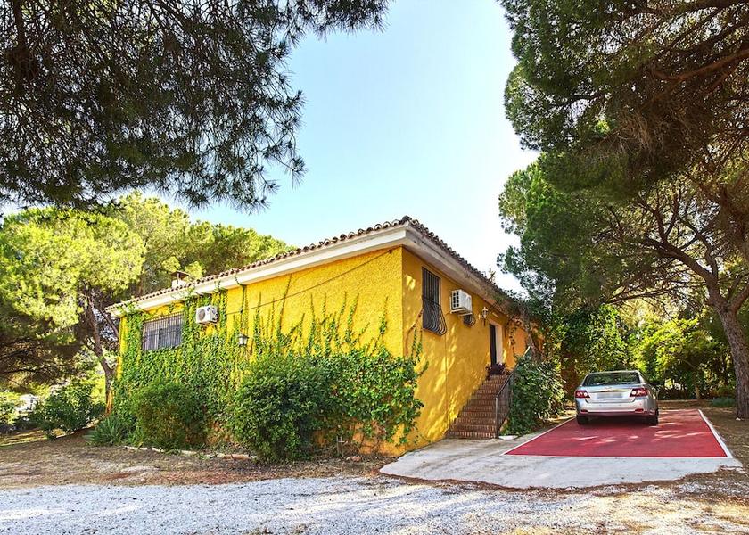 Andalucia Alhaurin de la Torre Facade
