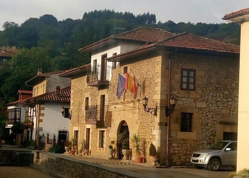 Cantabria Alfoz de Lloredo Facade