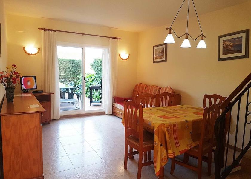 Catalonia Torroella de Montgri Living Area