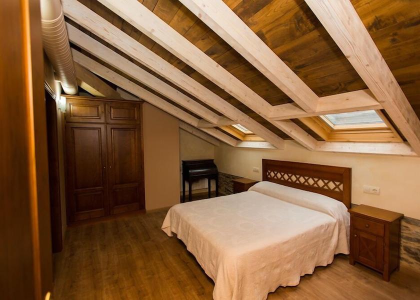 Asturias Navia Room