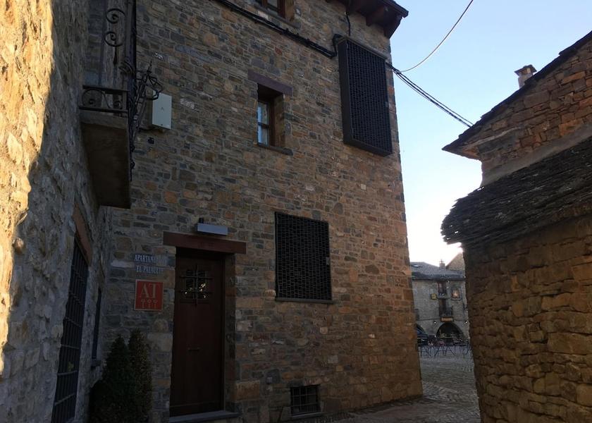Aragon Ainsa Exterior Detail