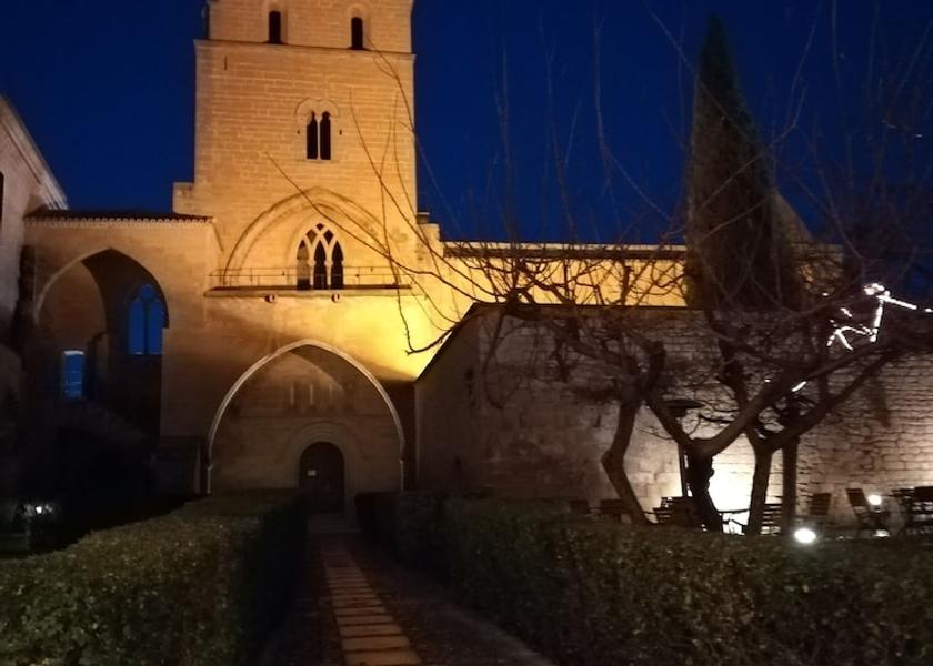 Aragon Alcaniz Exterior Detail