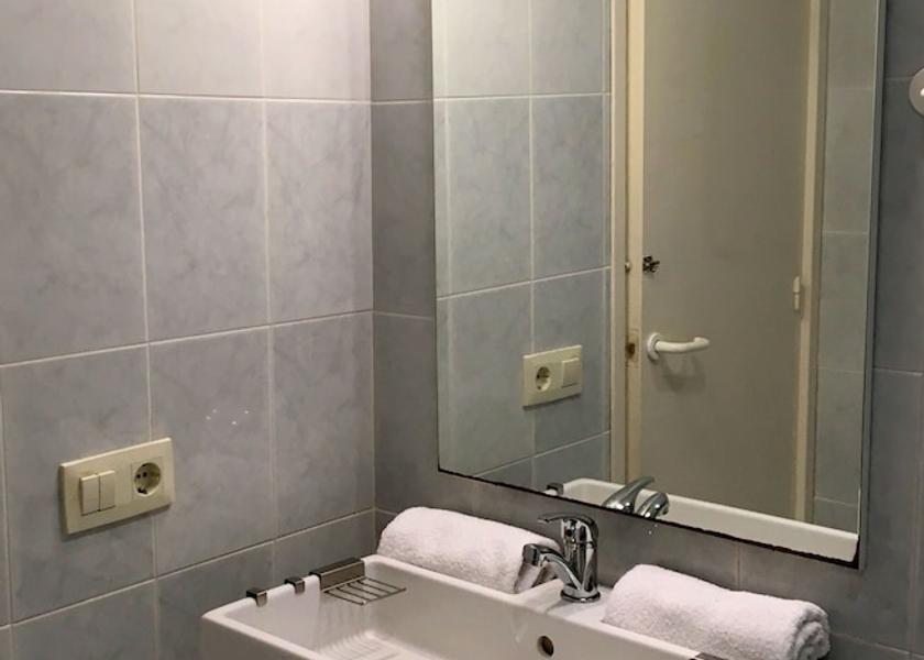 Catalonia Tossa de Mar Bathroom