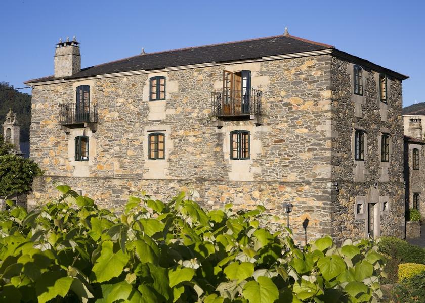 Galicia Viveiro Facade