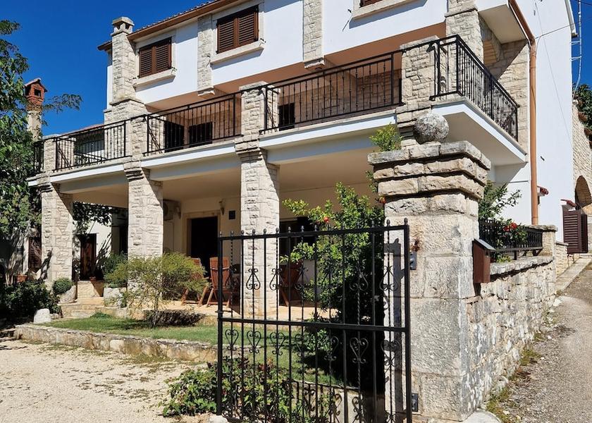 Istria (county) Bale Facade