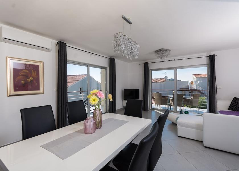 Sibenik-Knin Tribunj Dining Area