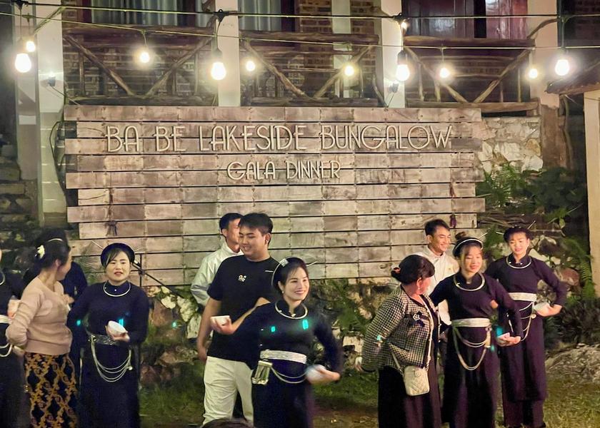 Bac Can Ba Be Theater Show