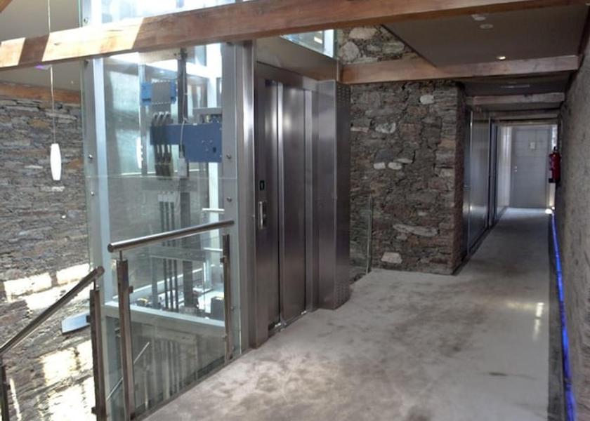 Galicia O Pino Interior Entrance