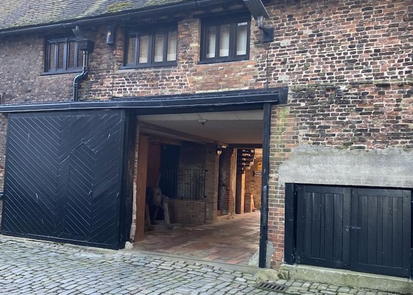 England King's Lynn Exterior Detail