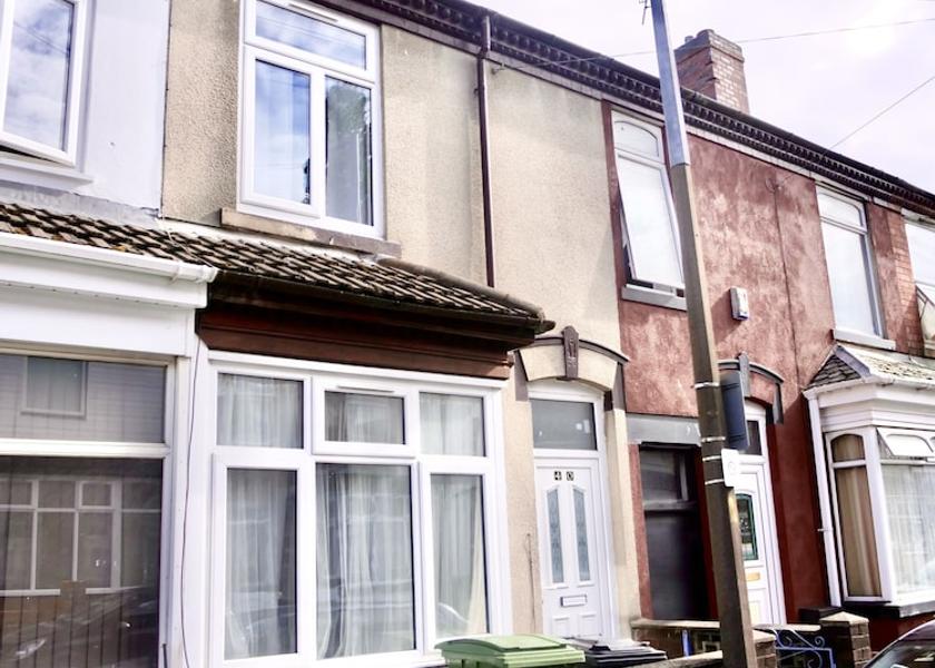 England Dudley Exterior Detail