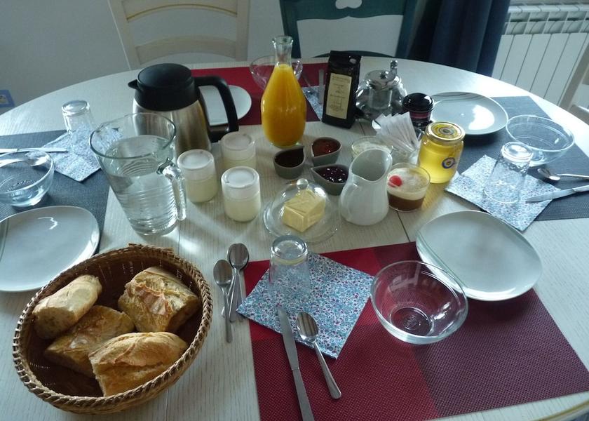 Occitanie Bagnols-sur-Ceze Breakfast buffet