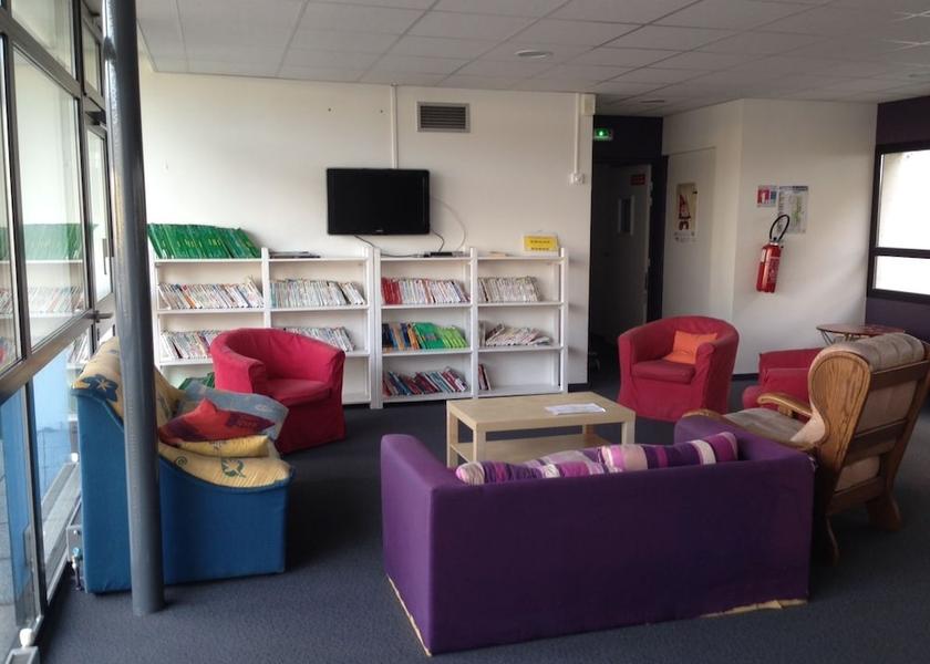 Brittany St.-Martin-des-Champs Library