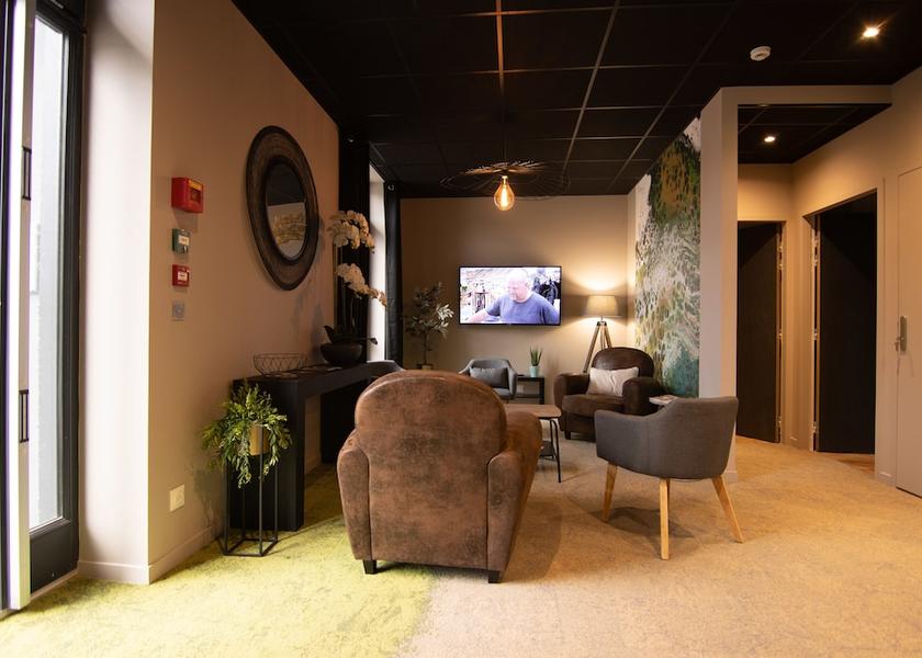 Auvergne-Rhone-Alpes Chatel-Guyon Lobby