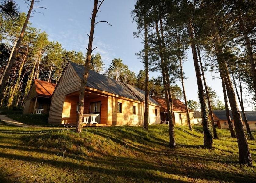 Nouvelle-Aquitaine Saint-Genies Exterior Detail