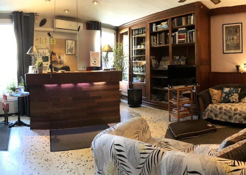 shared lounge/tv area