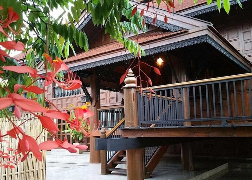 Chiang Mai Province San Pa Thong Exterior Detail